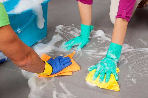 Customer raising an end of tenancy cleaning complaint in a formal process